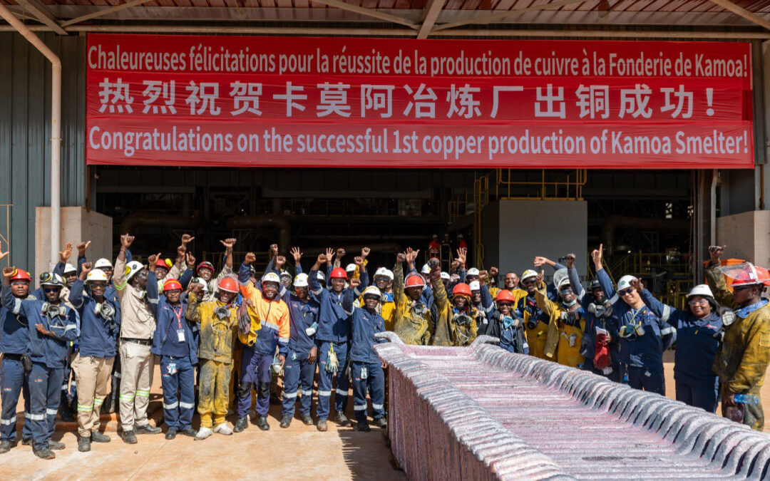 Fonderie de Kamoa Copper : La plus grande fonderie de cuivre d&rsquo;Afrique, avec une capacité de production de 500 000 tonnes par an d&rsquo;anodes de cuivre pur à 99,7 %.